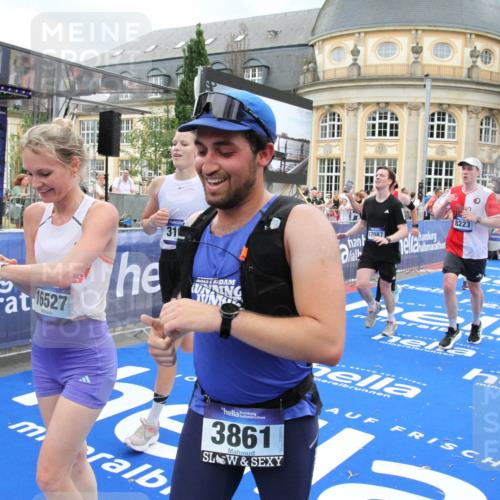 29.06.2025 - hella hamburg halbmarathon Michael Strokosch http://msf.ph/oto/8357102 29.06.2025 10:54:22 Ziel 1267, 1442, 3103, 3177, 3861, 6082, 6084, 6511, 6512, 7274, 8223, 8772, 11430, 13033, 13289, 13803, 15946, 16527, 16574, 16750, 16879, 17087, 17698, 18268 meine-sportfotos.de