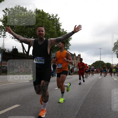 29.06.2025 - hella hamburg halbmarathon Yannick Fuchs http://msf.ph/oto/8357110 29.06.2025 10:53:05 20KM 1285, 1642, 1946, 1951, 2006, 2027, 2348, 2584, 2677, 2855, 2957, 2978, 3181, 3983, 4088, 4592, 5084, 5347, 5633, 6202, 6208, 6636, 6997, 7031, 7223, 7476, 8290, 8929, 9655, 10036, 10759, 10943, 11938, 12633, 13407, 13583, 14375, 14567, 14631, 14902, 14914, 14965, 15232, 15240, 15263, 15284, 15824, 16160, 16341, 16563, 16910, 17017, 17346, 17503, 17630, 18112, 18153, 18232, 18266, 18327, 18954, 19015, 19160 meine-sportfotos.de