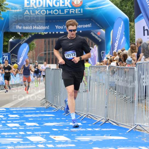 29.06.2025 - hella hamburg halbmarathon Strokosch-Dieckow http://msf.ph/oto/8357116 29.06.2025 10:30:15 Ziel 1758, 8323, 10173, 12691 meine-sportfotos.de