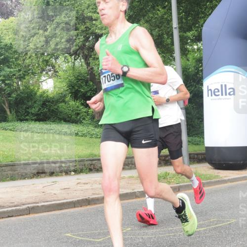 29.06.2025 - hella hamburg halbmarathon KatJ http://msf.ph/oto/8357158 29.06.2025 10:22:04 Zwischen KM18-KM19  meine-sportfotos.de