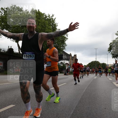 29.06.2025 - hella hamburg halbmarathon Yannick Fuchs http://msf.ph/oto/8357184 29.06.2025 10:53:05 20KM 1285, 1642, 1946, 1951, 2006, 2027, 2348, 2584, 2677, 2855, 2957, 2978, 3181, 3983, 4088, 4592, 5084, 5347, 5633, 6202, 6208, 6636, 6997, 7031, 7223, 7476, 8290, 8929, 9655, 10036, 10759, 10943, 11938, 12633, 13407, 13583, 14375, 14567, 14631, 14902, 14914, 14965, 15232, 15240, 15263, 15284, 15824, 16160, 16341, 16563, 16910, 17017, 17346, 17503, 17630, 18112, 18153, 18232, 18266, 18327, 18954, 19015, 19160 meine-sportfotos.de