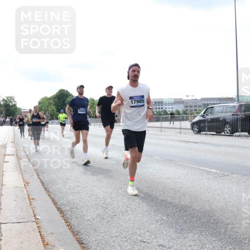 29.06.2025 - hella hamburg halbmarathon Lena Gebhardt http://msf.ph/oto/8357231 29.06.2025 10:13:56 Lombardsbrücke 10443, 17985, 1131, 1194, 1480, 1890, 2055, 2359, 2721, 2904, 2987, 4001, 4032, 4795, 4950, 4962, 5232, 5546, 5631, 5719, 6026, 6287, 6710, 6717, 6724, 7446, 7447, 7462, 7913, 8001, 8057, 8279, 8673, 9128, 9612, 9631, 9886, 10442, 10443, 10977, 11441, 11987, 12313, 12797, 12928, 12929, 12938, 13331, 13788, 13928, 15085, 15482, 15663, 15721, 15722, 15840, 16491, 17439, 17472, 17985, 18041, 18231, 18236, 18239 meine-sportfotos.de