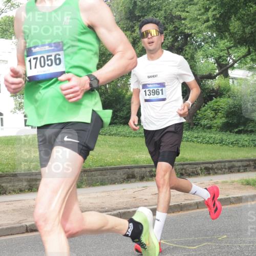 29.06.2025 - hella hamburg halbmarathon KatJ http://msf.ph/oto/8357236 29.06.2025 10:22:04 Zwischen KM18-KM19  meine-sportfotos.de