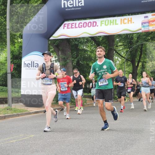 29.06.2025 - hella hamburg halbmarathon KatJ http://msf.ph/oto/8357302 29.06.2025 10:52:04 Zwischen KM18-KM19 1885, 4613, 7271, 7474 meine-sportfotos.de