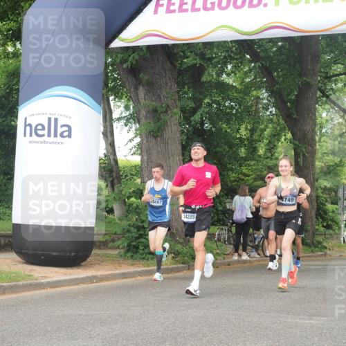 29.06.2025 - hella hamburg halbmarathon KatJ http://msf.ph/oto/8357306 29.06.2025 10:22:07 Zwischen KM18-KM19 4749 meine-sportfotos.de