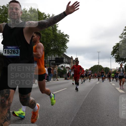 29.06.2025 - hella hamburg halbmarathon Yannick Fuchs http://msf.ph/oto/8357314 29.06.2025 10:53:05 20KM 1285, 1642, 1946, 1951, 2006, 2027, 2348, 2584, 2677, 2855, 2957, 2978, 3181, 3983, 4088, 4592, 5084, 5347, 5633, 6202, 6208, 6636, 6997, 7031, 7223, 7476, 8290, 8929, 9655, 10036, 10759, 10943, 11938, 12633, 13407, 13583, 14375, 14567, 14631, 14902, 14914, 14965, 15232, 15240, 15263, 15284, 15824, 16160, 16341, 16563, 16910, 17017, 17346, 17503, 17630, 18112, 18153, 18232, 18266, 18327, 18954, 19015, 19160 meine-sportfotos.de