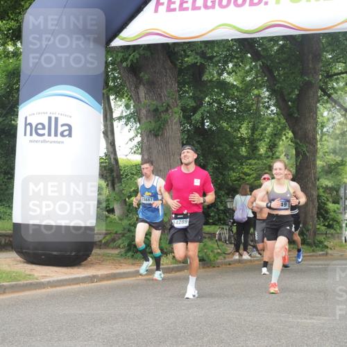 29.06.2025 - hella hamburg halbmarathon KatJ http://msf.ph/oto/8357326 29.06.2025 10:22:08 Zwischen KM18-KM19 4749 meine-sportfotos.de