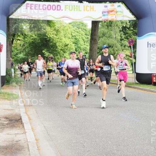 29.06.2025 - hella hamburg halbmarathon MichiJ http://msf.ph/oto/8357328 29.06.2025 10:42:07 Zwischen KM18-KM19 1193, 1506, 2252, 3652, 4231, 6355, 6433, 7221, 10368, 10376, 11499, 12483, 15484, 15854, 16879, 18181 meine-sportfotos.de