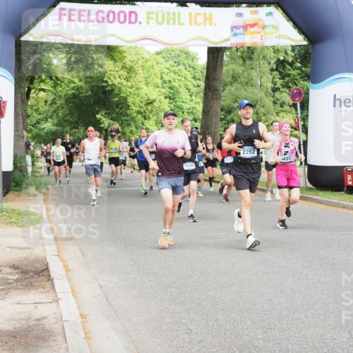 29.06.2025 - hella hamburg halbmarathon MichiJ http://msf.ph/oto/8357368 29.06.2025 10:42:07 Zwischen KM18-KM19 1193, 1506, 2252, 3652, 4231, 6355, 6433, 7221, 10368, 10376, 11499, 12483, 15484, 15854, 16879, 18181 meine-sportfotos.de