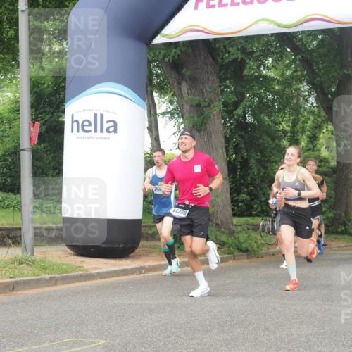 29.06.2025 - hella hamburg halbmarathon KatJ http://msf.ph/oto/8357398 29.06.2025 10:22:08 Zwischen KM18-KM19 4749 meine-sportfotos.de