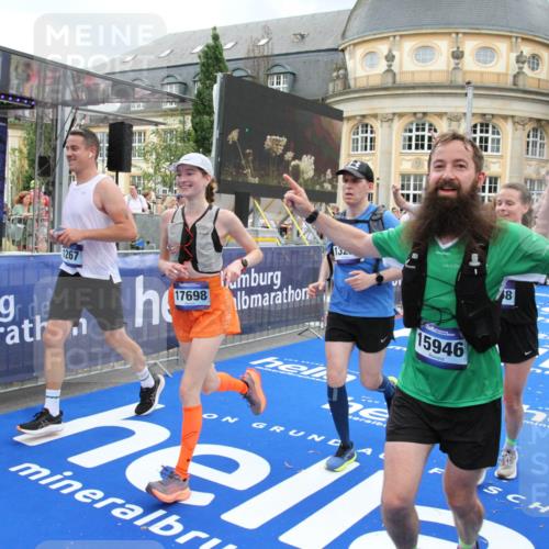 29.06.2025 - hella hamburg halbmarathon Michael Strokosch http://msf.ph/oto/8357441 29.06.2025 10:54:27 Ziel 1267, 1442, 3426, 4635, 4868, 6511, 6512, 7129, 8772, 11009, 12321, 12362, 13289, 15946, 16327, 16574, 16750, 16879, 17698, 18268, 19067 meine-sportfotos.de
