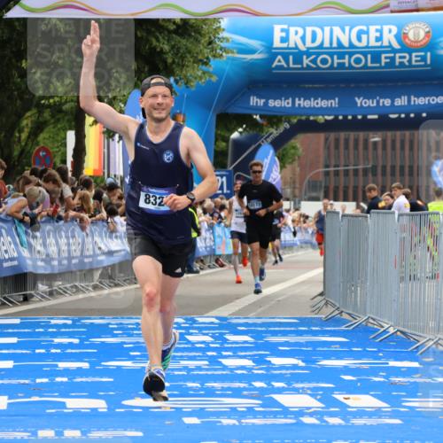 29.06.2025 - hella hamburg halbmarathon Strokosch-Dieckow http://msf.ph/oto/8357460 29.06.2025 10:30:09 Ziel 1758, 2689, 3189, 8190, 8323, 9634, 10270, 12308, 12691, 15507, 17768 meine-sportfotos.de