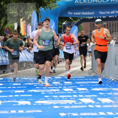 29.06.2025 - hella hamburg halbmarathon Strokosch-Dieckow http://msf.ph/oto/8357510 29.06.2025 10:30:00 Ziel 2689, 3189, 5308, 8190, 9634, 10270, 12308, 15507, 15672, 17768 meine-sportfotos.de