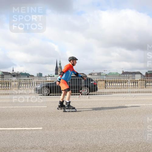 29.06.2025 - hella hamburg halbmarathon Lena Gebhardt http://msf.ph/oto/8357517 29.06.2025 09:09:32 Lombardsbrücke  meine-sportfotos.de