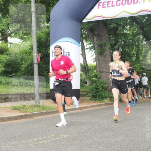 29.06.2025 - hella hamburg halbmarathon KatJ http://msf.ph/oto/8357534 29.06.2025 10:22:09 Zwischen KM18-KM19 4749 meine-sportfotos.de