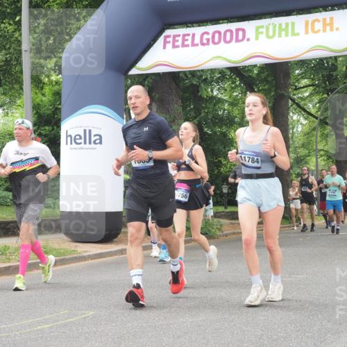 29.06.2025 - hella hamburg halbmarathon KatJ http://msf.ph/oto/8357605 29.06.2025 10:52:07 Zwischen KM18-KM19 1885, 4613, 7271, 7474 meine-sportfotos.de