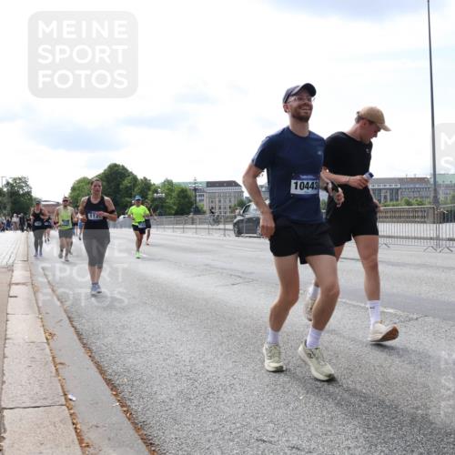 29.06.2025 - hella hamburg halbmarathon Lena Gebhardt http://msf.ph/oto/8357618 29.06.2025 10:13:58 Lombardsbrücke 113, 10443, 1131, 1194, 1480, 1890, 2055, 2359, 2721, 2904, 2987, 4001, 4032, 4795, 4950, 4962, 5232, 5631, 5719, 6026, 6287, 6710, 6717, 6724, 7442, 7446, 7447, 7462, 7913, 8001, 8057, 8279, 8673, 9128, 9631, 9845, 9886, 10442, 10443, 10977, 11441, 11987, 12313, 12797, 12928, 12929, 12938, 13285, 13788, 13928, 15085, 15482, 15663, 15721, 15722, 15840, 16491, 17439, 17472, 17985, 18041, 18231, 18236, 18239 meine-sportfotos.de