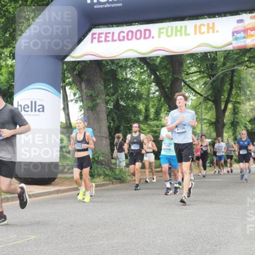 29.06.2025 - hella hamburg halbmarathon KatJ http://msf.ph/oto/8357738 29.06.2025 10:52:10 Zwischen KM18-KM19 1885, 2490, 4613, 6706, 7474, 7907 meine-sportfotos.de