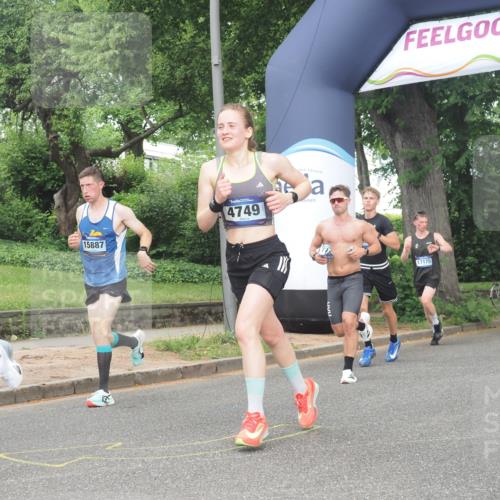 29.06.2025 - hella hamburg halbmarathon KatJ http://msf.ph/oto/8357795 29.06.2025 10:22:10 Zwischen KM18-KM19 4749 meine-sportfotos.de