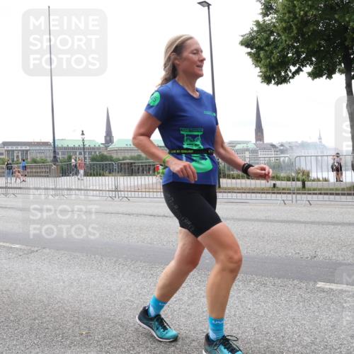 29.06.2025 - hella hamburg halbmarathon Lena Gebhardt http://msf.ph/oto/8357807 29.06.2025 10:48:08 Lombardsbrücke 19101, 1045, 1157, 1174, 1175, 1246, 1392, 1618, 1639, 1645, 1701, 1926, 2037, 2163, 2195, 2197, 2418, 2475, 2491, 2545, 2627, 2650, 2704, 2756, 2790, 2909, 2958, 3049, 3320, 3468, 3504, 3679, 3933, 4327, 4588, 4856, 5585, 5781, 5886, 5952, 6143, 7240, 7393, 7394, 7427, 7532, 7916, 8077, 8310, 8521, 8774, 8948, 9356, 9696, 9697, 9775, 9921, 10145, 10658, 10777, 10794, 10991, 11548, 11742, 11781, 11802, 11909, 12431 meine-sportfotos.de