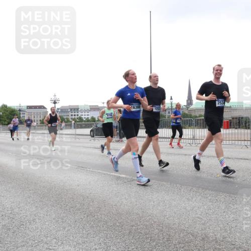 29.06.2025 - hella hamburg halbmarathon Lena Gebhardt http://msf.ph/oto/8357822 29.06.2025 10:39:05 Lombardsbrücke 13060, 9708, 6388, 1232, 2534, 56, 1232, 1390, 1451, 1760, 1856, 1883, 2092, 2524, 2534, 2571, 2574, 2693, 2843, 2893, 2998, 3275, 3307, 3323, 3726, 3727, 3745, 3927, 4028, 4257, 4259, 4260, 4316, 4320, 4410, 4523, 4603, 4659, 4882, 4964, 5913, 6062, 6112, 6342, 6343, 6611, 6695, 6696, 6875, 7263, 7341, 7501, 7506, 7524, 7589, 7815, 7849, 8203, 8243, 8367, 8457, 8783, 9393, 9420, 9446, 9708, 9974, 9977, 10001, 10072, 10315, 10516, 10554, 13060 meine-sportfotos.de