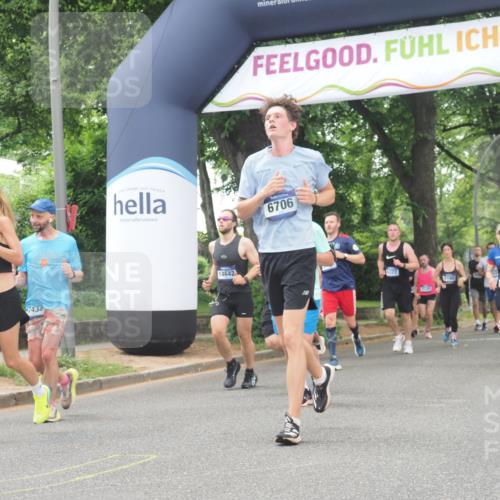 29.06.2025 - hella hamburg halbmarathon KatJ http://msf.ph/oto/8357845 29.06.2025 10:52:11 Zwischen KM18-KM19 1186, 1229, 1885, 2490, 5073, 6706, 7474, 7907 meine-sportfotos.de
