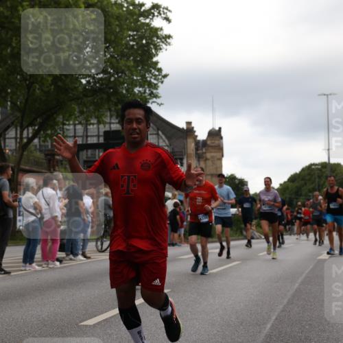 29.06.2025 - hella hamburg halbmarathon Yannick Fuchs http://msf.ph/oto/8357941 29.06.2025 10:53:06 20KM 1285, 1642, 1946, 1951, 2006, 2027, 2348, 2584, 2677, 2855, 2957, 2978, 3181, 3279, 3983, 4088, 4592, 5084, 5347, 5633, 5885, 6202, 6208, 6220, 6636, 6997, 7031, 7223, 7476, 8290, 8929, 9655, 10036, 10759, 10943, 11935, 11938, 12633, 13407, 13583, 14375, 14567, 14631, 14902, 14914, 14965, 15232, 15240, 15263, 15284, 15824, 16160, 16341, 16563, 16910, 17017, 17346, 17503, 17630, 18112, 18153, 18232, 18266, 18327, 18954, 19015, 19160 meine-sportfotos.de