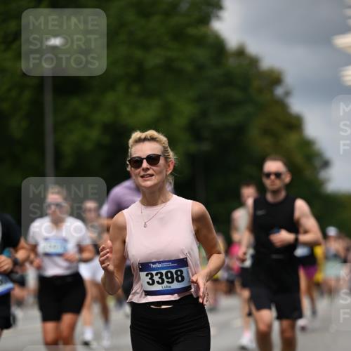 29.06.2025 - hella hamburg halbmarathon Dr. Thomas Lammeyer http://msf.ph/oto/8357952 29.06.2025 10:41:13 Kennedybrücke 56, 1022, 1118, 1253, 1488, 1490, 1597, 1948, 1952, 2072, 2552, 2811, 3165, 3230, 3398, 3428, 3714, 3873, 3895, 5224, 5560, 5786, 5789, 6359, 6804, 7202, 7235, 7707, 7773, 7823, 8257, 8258, 8315, 8936, 8937, 9918, 10024, 10112, 10123, 10862, 10931 meine-sportfotos.de