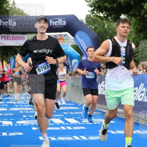 29.06.2025 - hella hamburg halbmarathon Strokosch-Dieckow http://msf.ph/oto/8357971 29.06.2025 10:51:49 Ziel 2396, 2818, 2823, 2880, 4297, 5102, 6286, 7224, 8710, 8819, 8856, 9793, 9959, 12224, 13799, 15427, 15690, 15727, 15831, 15899, 16907, 17682, 17815, 17962, 19053, 19137 meine-sportfotos.de