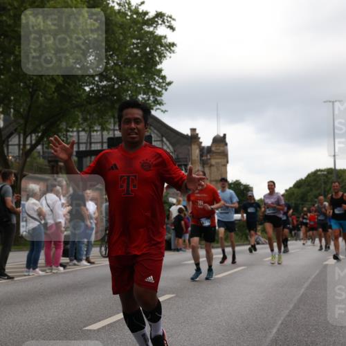 29.06.2025 - hella hamburg halbmarathon Yannick Fuchs http://msf.ph/oto/8357985 29.06.2025 10:53:06 20KM 1285, 1642, 1946, 1951, 2006, 2027, 2348, 2584, 2677, 2855, 2957, 2978, 3181, 3279, 3983, 4088, 4592, 5084, 5347, 5633, 5885, 6202, 6208, 6220, 6636, 6997, 7031, 7223, 7476, 8290, 8929, 9655, 10036, 10759, 10943, 11935, 11938, 12633, 13407, 13583, 14375, 14567, 14631, 14902, 14914, 14965, 15232, 15240, 15263, 15284, 15824, 16160, 16341, 16563, 16910, 17017, 17346, 17503, 17630, 18112, 18153, 18232, 18266, 18327, 18954, 19015, 19160 meine-sportfotos.de