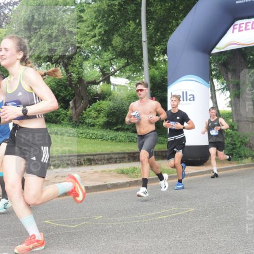 29.06.2025 - hella hamburg halbmarathon KatJ http://msf.ph/oto/8357988 29.06.2025 10:22:10 Zwischen KM18-KM19 4749 meine-sportfotos.de