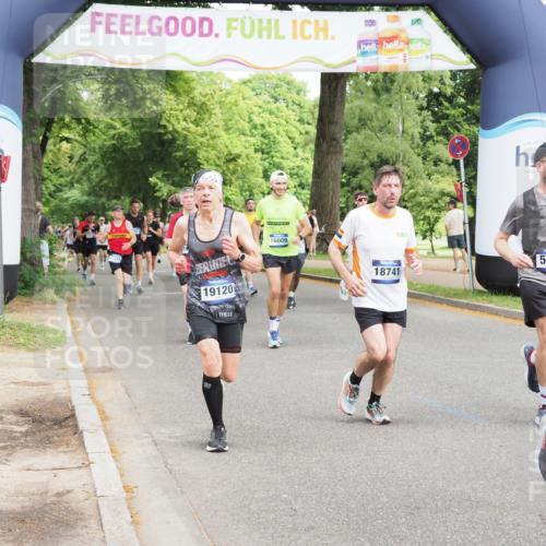 29.06.2025 - hella hamburg halbmarathon MichiJ http://msf.ph/oto/8358100 29.06.2025 10:42:18 Zwischen KM18-KM19 1125, 2474, 2612, 3037, 5672, 6443, 8863, 9562, 11309, 11568, 12858, 13470, 14845, 15184, 16009, 16327, 16521, 18741, 18759, 19047, 19120 meine-sportfotos.de
