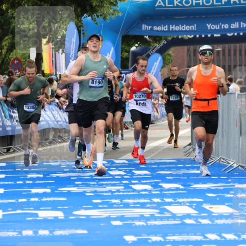29.06.2025 - hella hamburg halbmarathon Strokosch-Dieckow http://msf.ph/oto/8358107 29.06.2025 10:30:00 Ziel 2689, 3189, 5308, 8190, 9634, 10270, 12308, 15507, 15672, 17768 meine-sportfotos.de