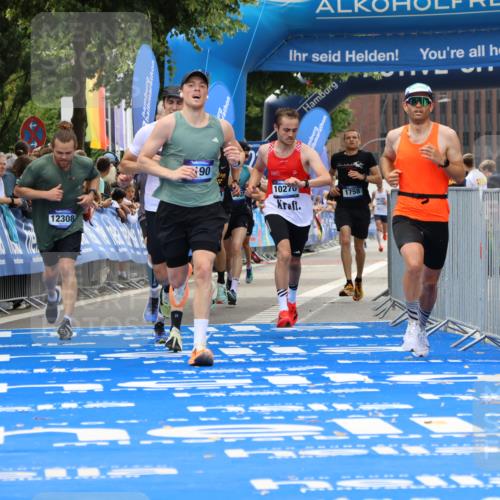 29.06.2025 - hella hamburg halbmarathon Strokosch-Dieckow http://msf.ph/oto/8358183 29.06.2025 10:30:00 Ziel 2689, 3189, 5308, 8190, 9634, 10270, 12308, 15507, 15672, 17768 meine-sportfotos.de