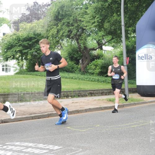 29.06.2025 - hella hamburg halbmarathon KatJ http://msf.ph/oto/8358292 29.06.2025 10:22:11 Zwischen KM18-KM19 4749, 7723 meine-sportfotos.de