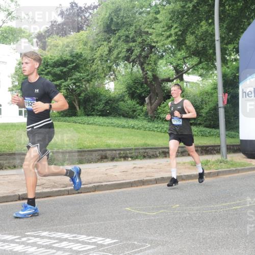 29.06.2025 - hella hamburg halbmarathon KatJ http://msf.ph/oto/8358361 29.06.2025 10:22:12 Zwischen KM18-KM19 4749, 7723 meine-sportfotos.de