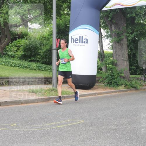 29.06.2025 - hella hamburg halbmarathon KatJ http://msf.ph/oto/8358755 29.06.2025 10:22:15 Zwischen KM18-KM19 4749, 7723 meine-sportfotos.de