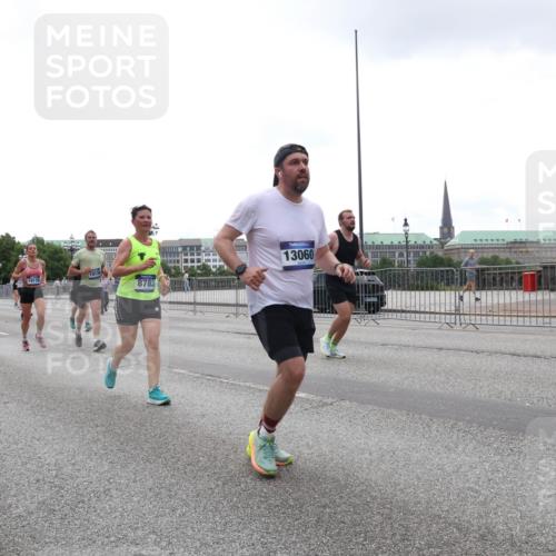 29.06.2025 - hella hamburg halbmarathon Lena Gebhardt http://msf.ph/oto/8358789 29.06.2025 10:39:07 Lombardsbrücke 10072, 19139, 1913, 8783, 13060, 9708, 56, 1232, 1390, 1451, 1760, 1856, 1883, 2092, 2524, 2534, 2571, 2574, 2693, 2843, 2893, 2998, 3275, 3307, 3353, 3726, 3727, 3745, 3927, 4257, 4259, 4260, 4316, 4320, 4410, 4523, 4603, 4659, 4855, 4882, 4964, 5913, 6062, 6112, 6342, 6343, 6611, 6875, 7263, 7341, 7501, 7506, 7524, 7589, 7815, 7849, 8203, 8243, 8367, 8457, 8783, 9393, 9420, 9446, 9708, 9974, 9977, 10001, 10072, 10315, 10516, 10554, 13060 meine-sportfotos.de