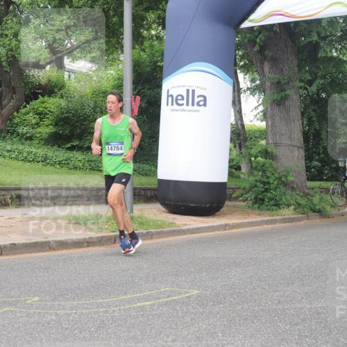 29.06.2025 - hella hamburg halbmarathon KatJ http://msf.ph/oto/8358811 29.06.2025 10:22:15 Zwischen KM18-KM19 4749, 7723 meine-sportfotos.de