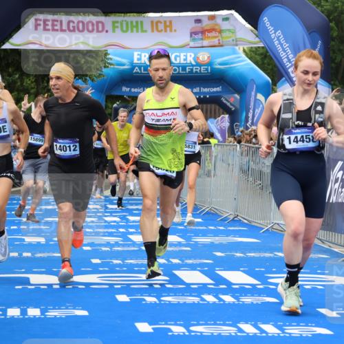 29.06.2025 - hella hamburg halbmarathon Strokosch-Dieckow http://msf.ph/oto/8358861 29.06.2025 10:51:39 Ziel 2396, 5008, 6286, 7224, 8710, 8819, 10691, 12224, 13327, 14012, 14458, 15496, 15727, 15831, 15899, 17682, 19007, 19020, 19053 meine-sportfotos.de