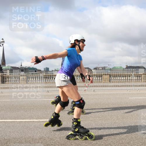 29.06.2025 - hella hamburg halbmarathon Lena Gebhardt http://msf.ph/oto/8358923 29.06.2025 09:09:36 Lombardsbrücke 521 meine-sportfotos.de