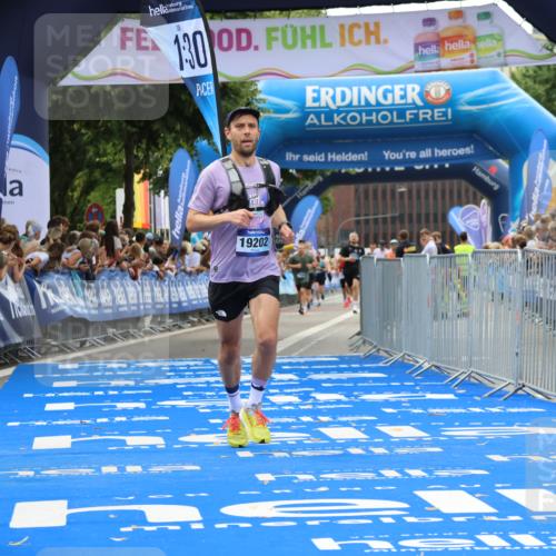 29.06.2025 - hella hamburg halbmarathon Strokosch-Dieckow http://msf.ph/oto/8358942 29.06.2025 10:29:49 Ziel 5308, 13374, 19202 meine-sportfotos.de