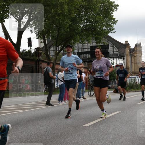 29.06.2025 - hella hamburg halbmarathon Yannick Fuchs http://msf.ph/oto/8359026 29.06.2025 10:53:09 20KM 1285, 1642, 2006, 2348, 2584, 2677, 2957, 2978, 3181, 3279, 3983, 4088, 4592, 5347, 5633, 5885, 6087, 6202, 6208, 6220, 6438, 6636, 6997, 7031, 7223, 7476, 8290, 8929, 9655, 10036, 10759, 10896, 10943, 11935, 11938, 12206, 12261, 12564, 12633, 12862, 13407, 13583, 13761, 14375, 14567, 14631, 14732, 14902, 14965, 15232, 15240, 15263, 15284, 15824, 16160, 16341, 16563, 16910, 16980, 17017, 17346, 17503, 17630, 18153, 18232, 18266, 18327, 18467, 18954, 19015, 19160 meine-sportfotos.de