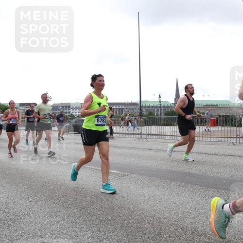29.06.2025 - hella hamburg halbmarathon Lena Gebhardt http://msf.ph/oto/8359050 29.06.2025 10:39:08 Lombardsbrücke 10072, 19139, 4410, 8783, 1306, 56, 1232, 1390, 1451, 1760, 1856, 1883, 2092, 2524, 2534, 2571, 2574, 2693, 2843, 2893, 2998, 3275, 3307, 3353, 3727, 3745, 3927, 4257, 4259, 4260, 4320, 4410, 4523, 4603, 4659, 4855, 4882, 4964, 5913, 6062, 6112, 6342, 6343, 6611, 7263, 7341, 7501, 7506, 7524, 7589, 7815, 7849, 8203, 8243, 8367, 8457, 8783, 9393, 9420, 9446, 9708, 9974, 9977, 10001, 10072, 10315, 10516, 10554, 13060 meine-sportfotos.de