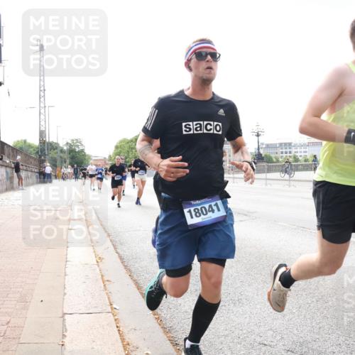 29.06.2025 - hella hamburg halbmarathon Lena Gebhardt http://msf.ph/oto/8359144 29.06.2025 10:14:03 Lombardsbrücke 18041, 15721, 1131, 1194, 1480, 1890, 2055, 2359, 2721, 2904, 2987, 3939, 4001, 4032, 4795, 4962, 5232, 5631, 5719, 6026, 6089, 6287, 6710, 6717, 7209, 7442, 7462, 7913, 7991, 8001, 8057, 8409, 8673, 8892, 9128, 9631, 9845, 9886, 10442, 10443, 10977, 11441, 11987, 12313, 12797, 12928, 12929, 12938, 13285, 13788, 15085, 15482, 15663, 15721, 15722, 15840, 16491, 17439, 17472, 17985, 18041, 18236, 18239 meine-sportfotos.de