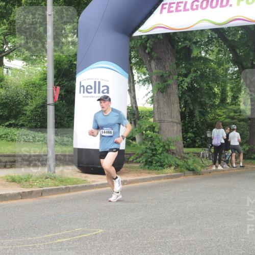 29.06.2025 - hella hamburg halbmarathon KatJ http://msf.ph/oto/8359206 29.06.2025 10:22:19 Zwischen KM18-KM19 7723 meine-sportfotos.de