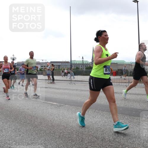 29.06.2025 - hella hamburg halbmarathon Lena Gebhardt http://msf.ph/oto/8359208 29.06.2025 10:39:08 Lombardsbrücke 19139, 1913, 878, 56, 1232, 1390, 1451, 1760, 1856, 1883, 2092, 2524, 2534, 2571, 2574, 2693, 2843, 2893, 2998, 3275, 3307, 3353, 3727, 3745, 3927, 4257, 4259, 4260, 4320, 4410, 4523, 4603, 4659, 4855, 4882, 4964, 5913, 6062, 6112, 6342, 6343, 6611, 7263, 7341, 7501, 7506, 7524, 7589, 7815, 7849, 8203, 8243, 8367, 8457, 8783, 9393, 9420, 9446, 9708, 9974, 9977, 10001, 10072, 10315, 10516, 10554, 13060 meine-sportfotos.de