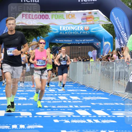 29.06.2025 - hella hamburg halbmarathon Strokosch-Dieckow http://msf.ph/oto/8359219 29.06.2025 10:51:35 Ziel 1335, 5008, 7943, 10691, 13327, 13403, 14012, 14458, 15496, 15899, 19007, 19020 meine-sportfotos.de