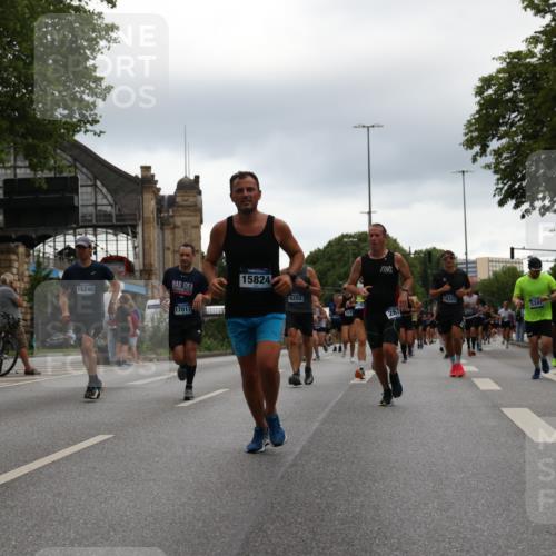 29.06.2025 - hella hamburg halbmarathon Yannick Fuchs http://msf.ph/oto/8359309 29.06.2025 10:53:09 20KM 1285, 1642, 2006, 2348, 2584, 2677, 2957, 2978, 3181, 3279, 3983, 4088, 4592, 5347, 5633, 5885, 6087, 6202, 6208, 6220, 6438, 6636, 6997, 7031, 7223, 7476, 8290, 8929, 9655, 10036, 10759, 10896, 10943, 11935, 11938, 12206, 12261, 12564, 12633, 12862, 13407, 13583, 13761, 14375, 14567, 14631, 14732, 14902, 14965, 15232, 15240, 15263, 15284, 15824, 16160, 16341, 16563, 16910, 16980, 17017, 17346, 17503, 17630, 18153, 18232, 18266, 18327, 18467, 18954, 19015, 19160 meine-sportfotos.de