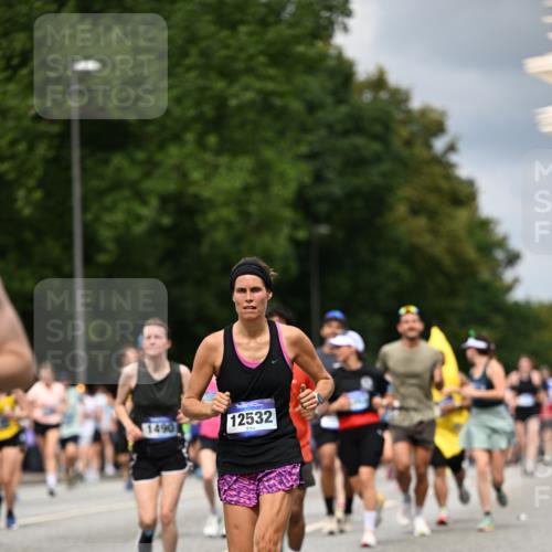 29.06.2025 - hella hamburg halbmarathon Dr. Thomas Lammeyer http://msf.ph/oto/8359347 29.06.2025 10:41:19 Kennedybrücke 56, 1022, 1118, 1253, 1276, 1488, 1490, 1597, 1948, 1952, 2072, 2199, 2552, 2811, 3165, 3230, 3398, 3428, 3714, 3873, 4733, 5146, 5224, 5560, 5786, 6584, 6804, 7202, 7235, 7707, 7773, 7823, 8257, 8258, 8315, 8936, 8937, 9054, 9055, 9918, 10024, 10112, 10476, 10762, 10798, 10862, 10931 meine-sportfotos.de